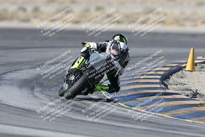 media/Dec-01-2025-Moto Forza (Mon) [[2daa91e15f]]/1-Advanced Group/Session 2 Turn 11 Backside/